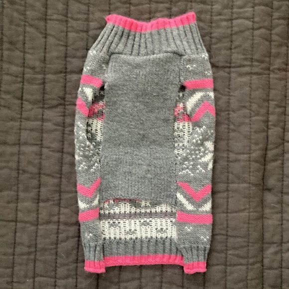 Puppy dog Sweater, Hat & Kong Bone - Picture 3 of 11